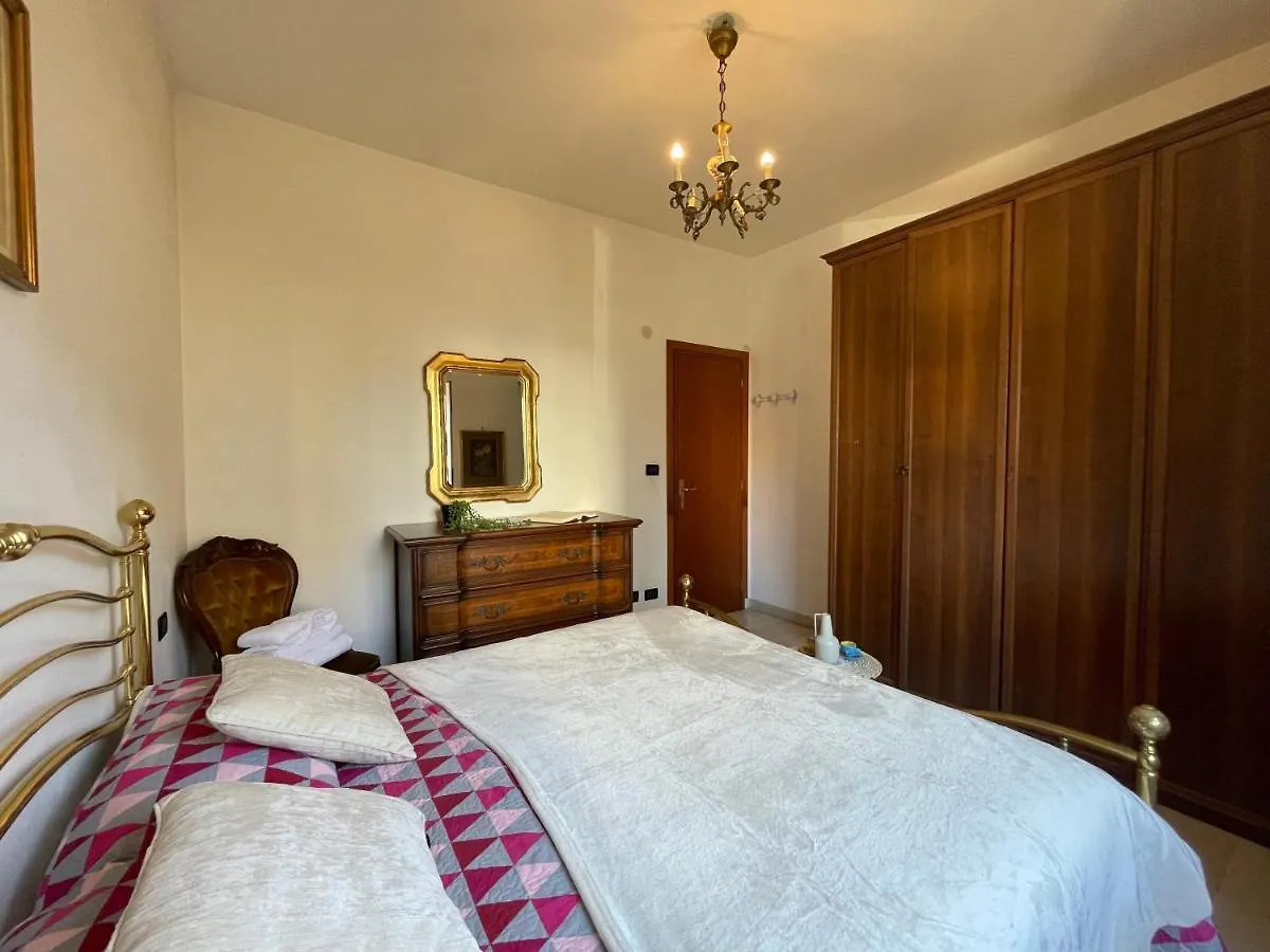 Borghetto Center Large Apartment -Free Parking . Borghetto Santo Spirito