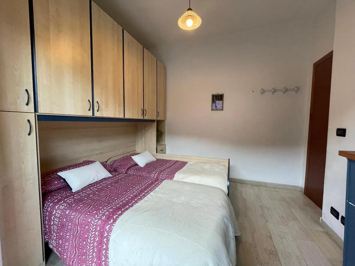 Borghetto Center Large Apartment -Free Parking . Borghetto Santo Spirito 0*,  Italy
