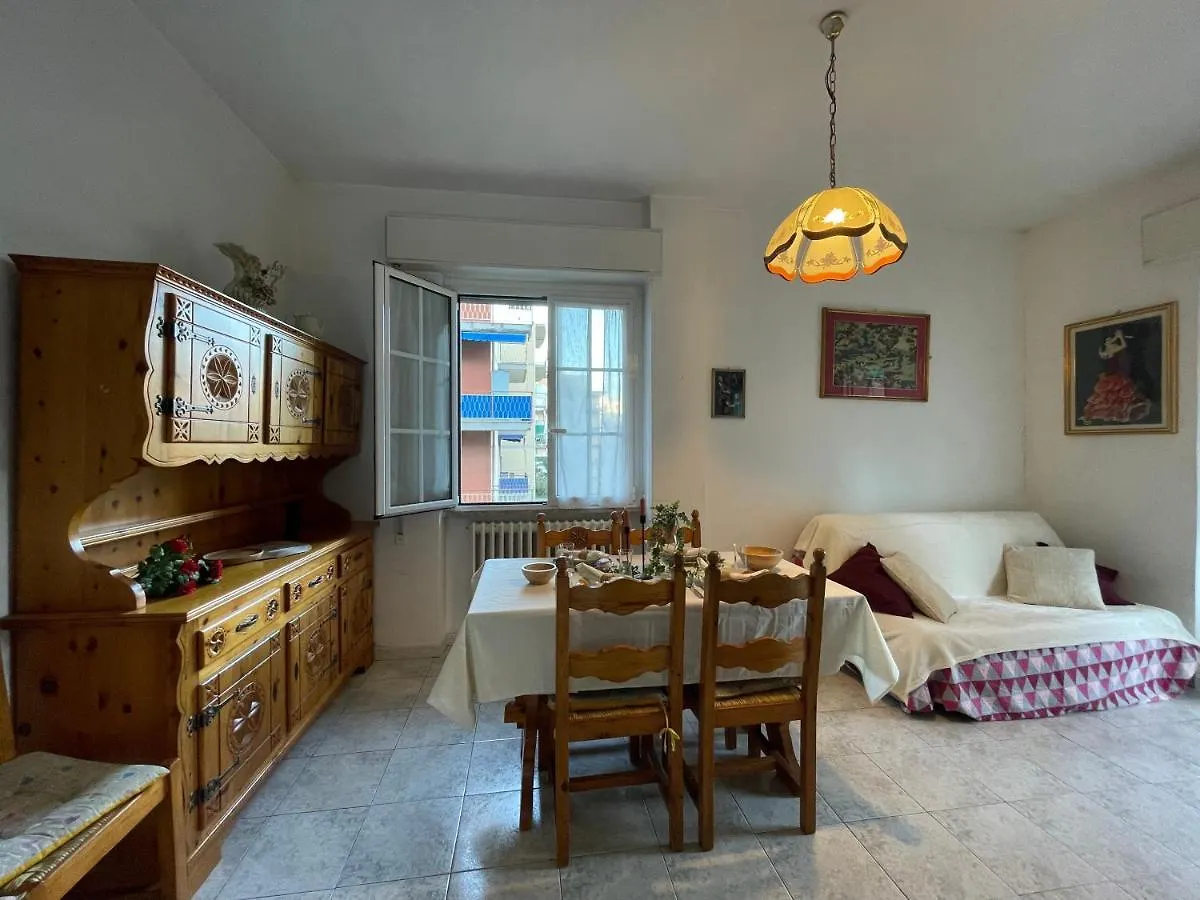 Borghetto Center Large Apartment -Free Parking . Borghetto Santo Spirito